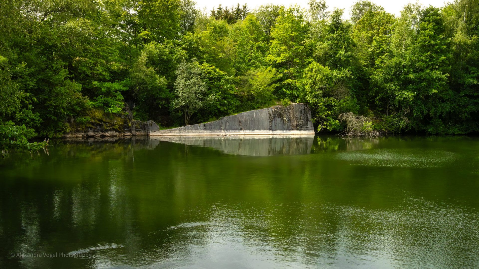 Der geflutete Steinbruch am Eichelberg in Hof an der Saale