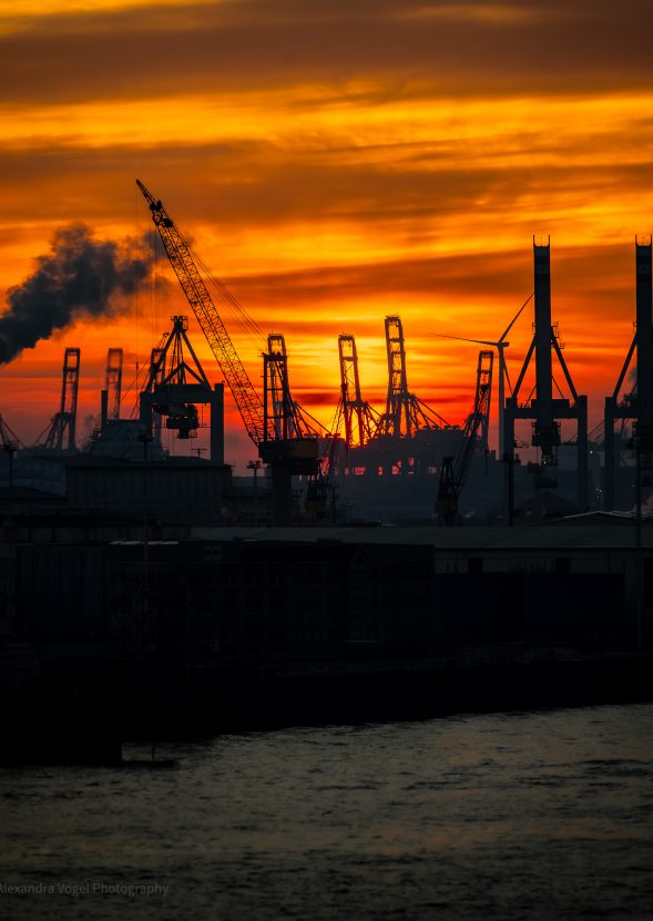 Sonnenuntergang im Hamburger Hafen