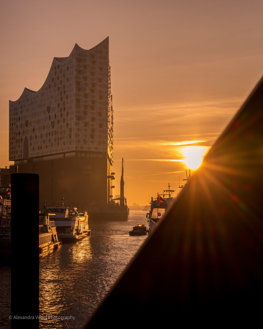 Die Elbphilharmonie im Morgenlicht